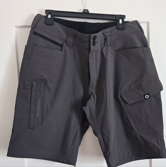 Truewerk Men's Deep Grey Work Shorts Never Worn - Picture 2 of 6